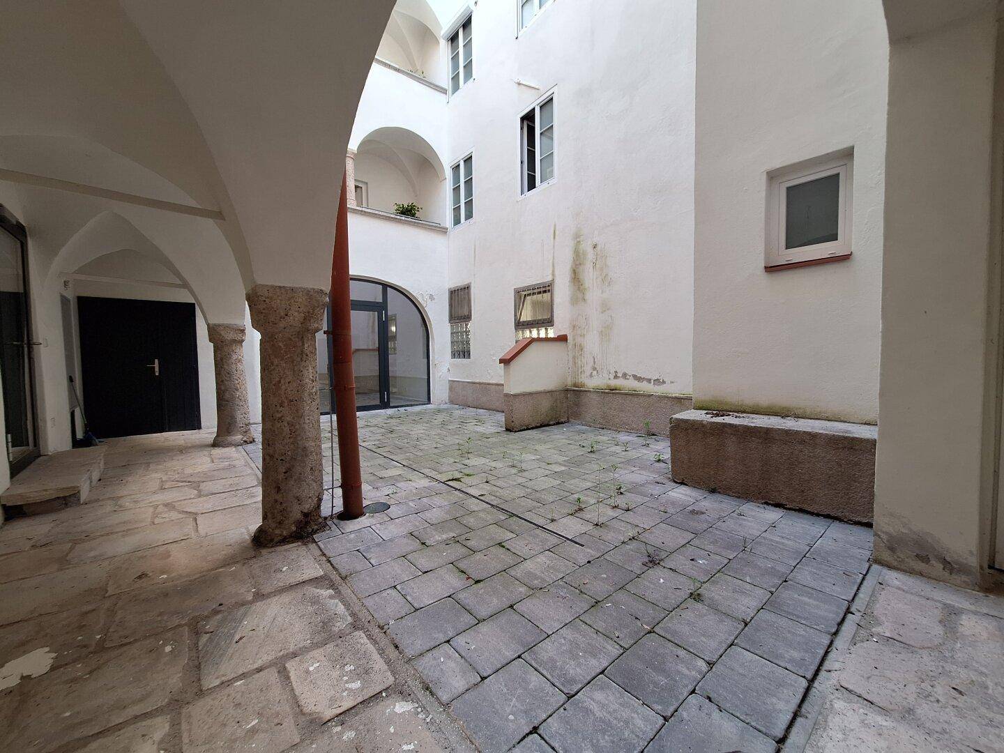 360° TOUR / Einzigartiges Geschäftslokal / Büro / Gastronomie / Praxis in wunderschönem Barockhaus – pohled 5
