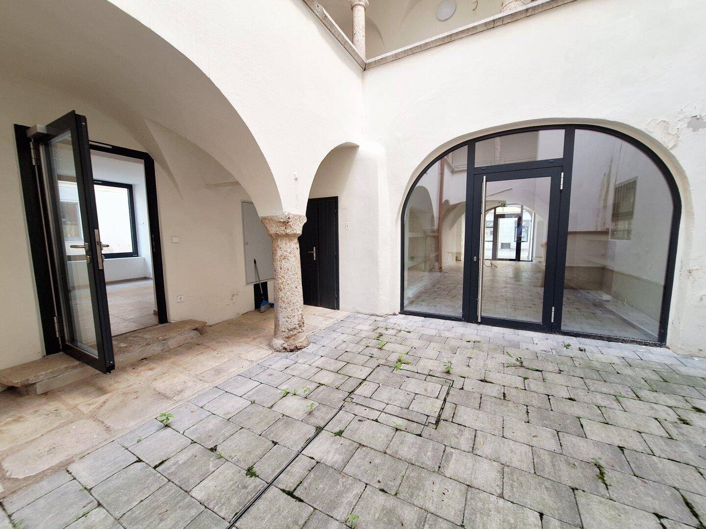 360° TOUR / Einzigartiges Geschäftslokal / Büro / Gastronomie / Praxis in wunderschönem Barockhaus – pohled 6