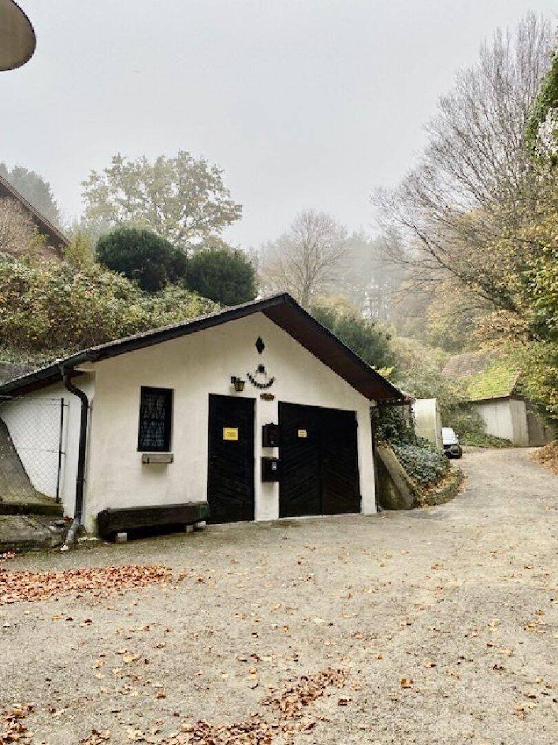 Kellerhaus + Garage