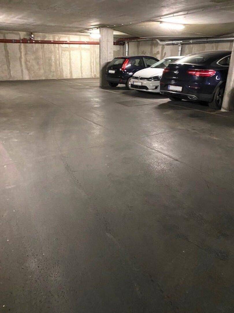 Stellplatz in Garage im Haus