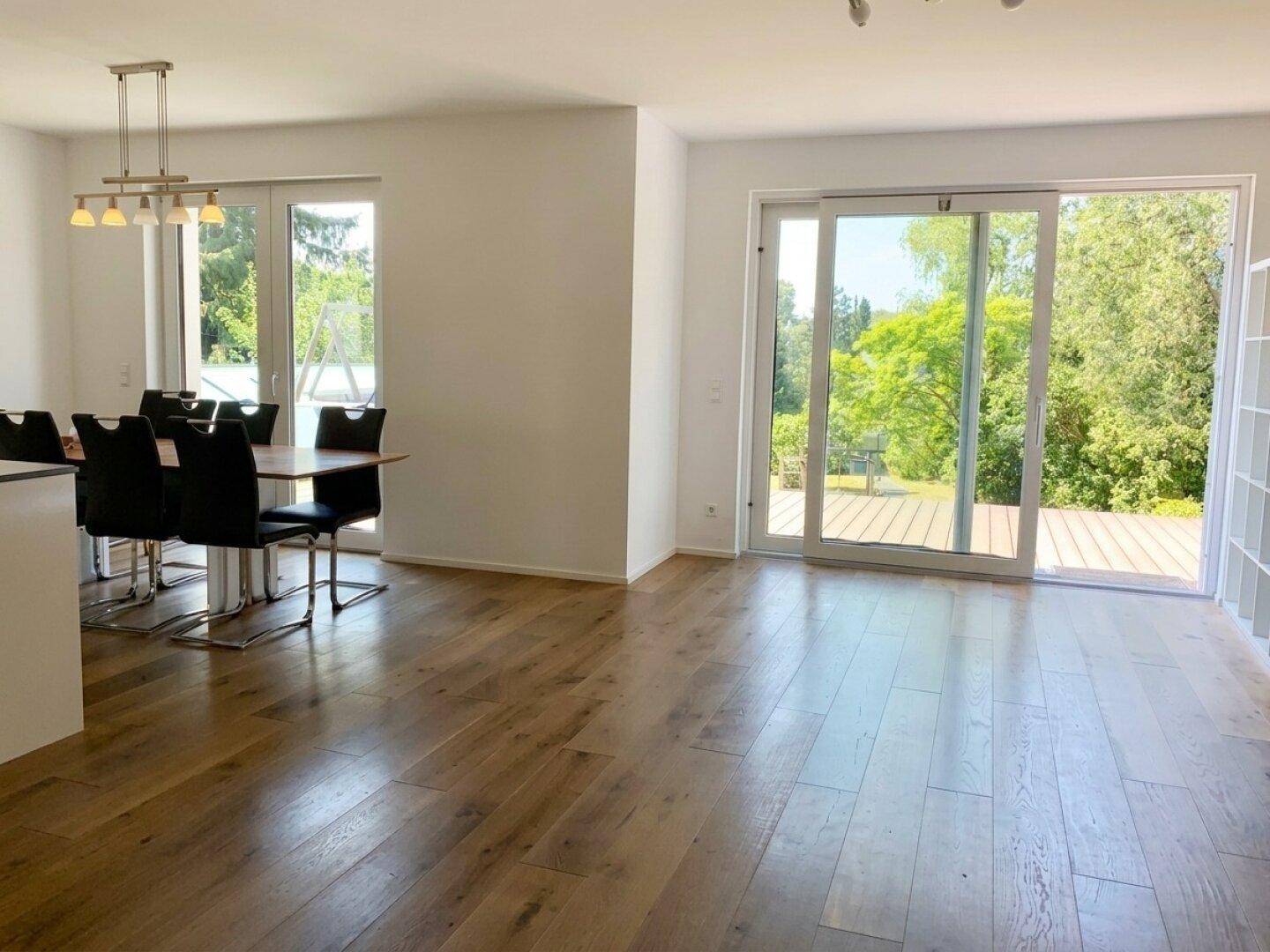Traumhaftes Haus mit großem Garten und herrlichem Grünblick in zentraler Lage, Baujahr 2013, 2 Geschosse + Wohnkeller, Garage, Fitnessraum, Gersthof, Linie 41! – pohled 2