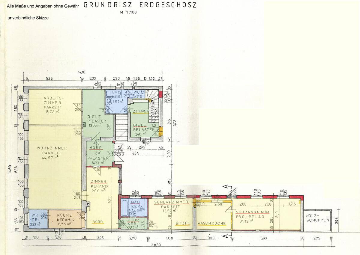 Grundriss des Erdgeschosses mit Wohnzimmer, Küche und Arbeitszimmer.