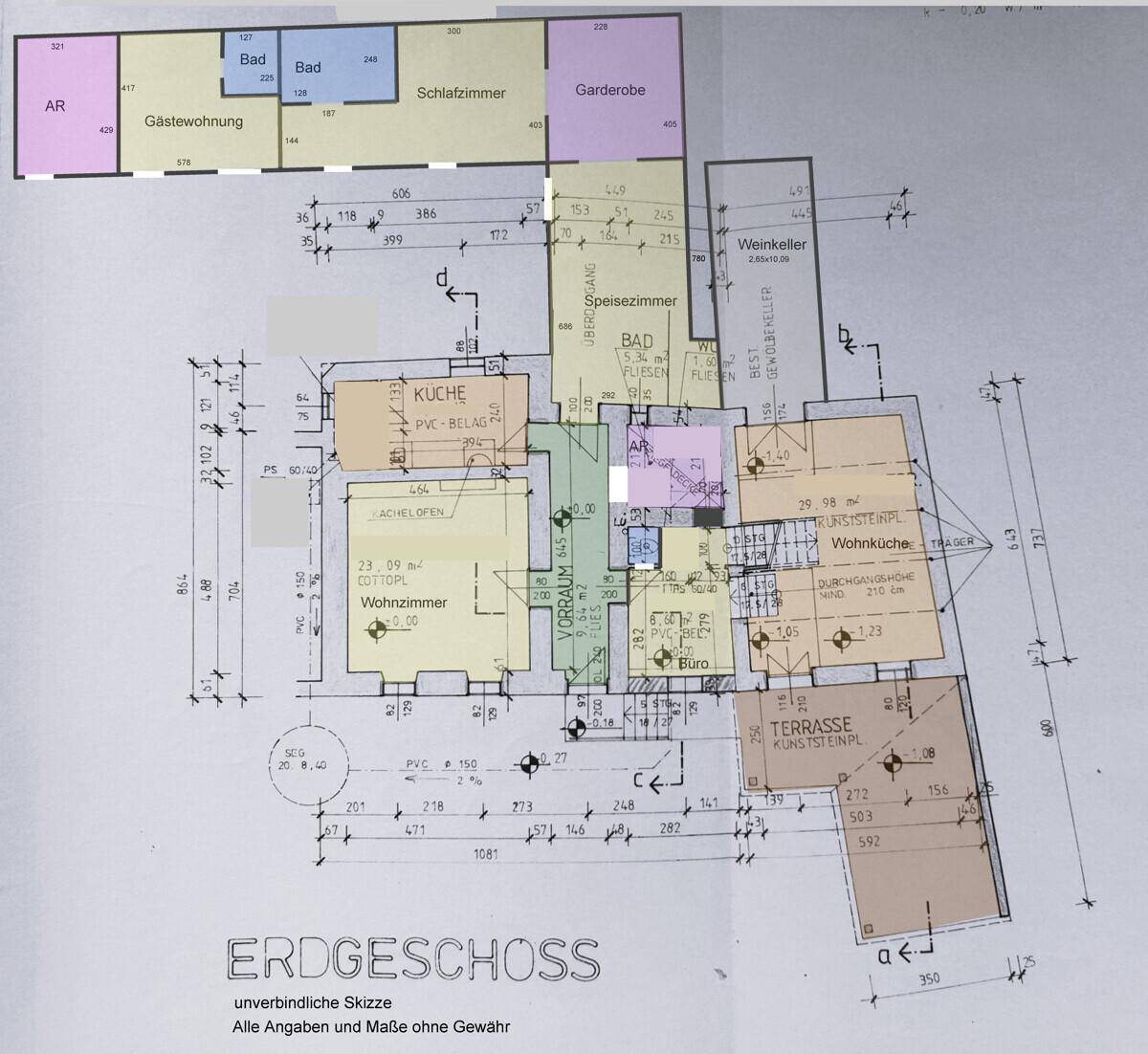 Grundriss des Erdgeschosses mit Wohnzimmer, Küche, Bad und Weinkeller.
