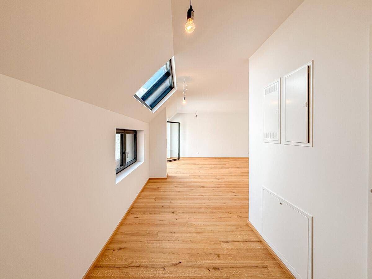Hochwertig ausgestattete Dachgeschoßwohnung mit Terrasse und Fernblick Nähe Mariahilferstraße - Ansicht 5