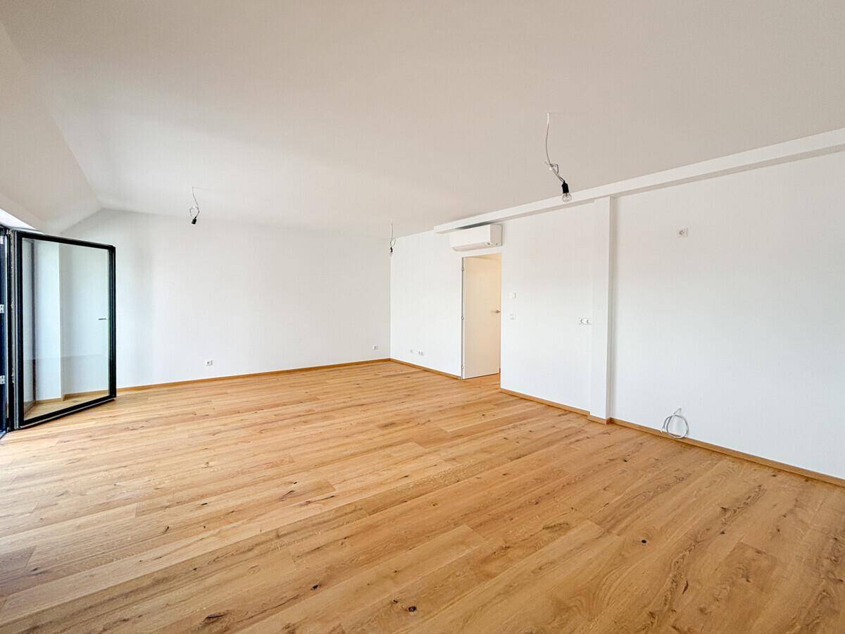 Hochwertig ausgestattete Dachgeschoßwohnung mit Terrasse und Fernblick Nähe Mariahilferstraße - Ansicht 3