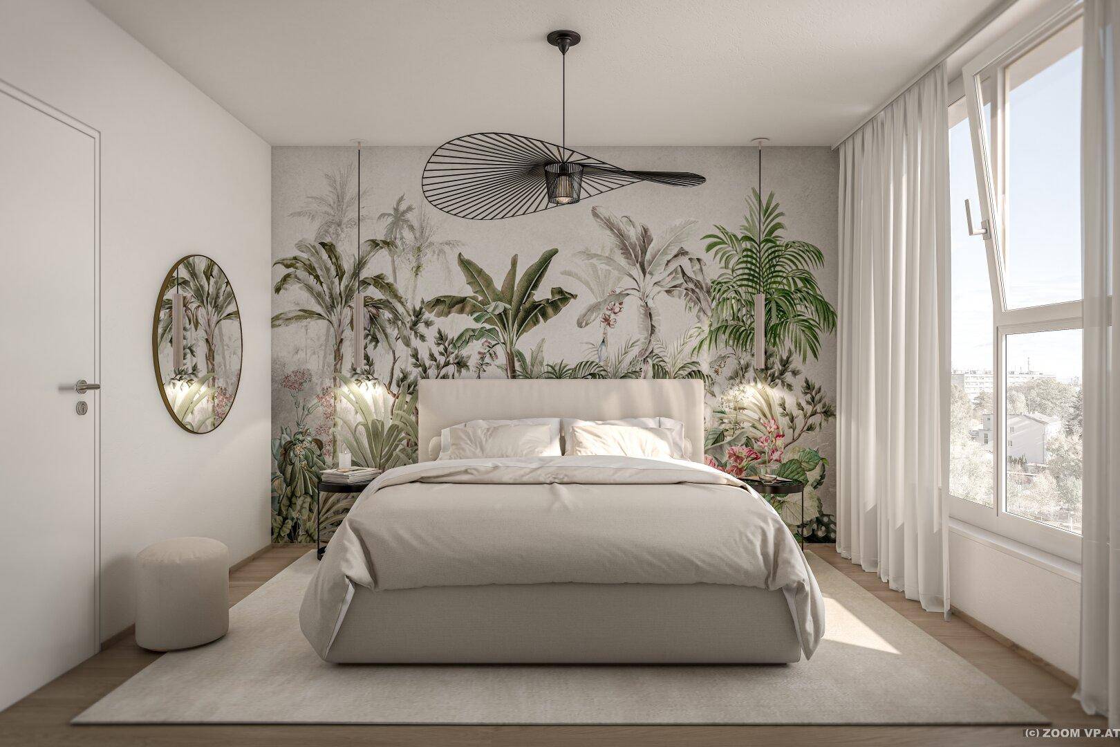 Schlafzimmer mit tropischer Tapete, großem Fenster und modernem Deckenventilator.
