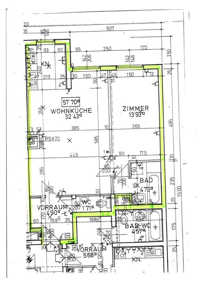 Detaillierter Grundriss einer Wohnung mit Wohnküche, Zimmer, zwei Bädern und Vorräumen.