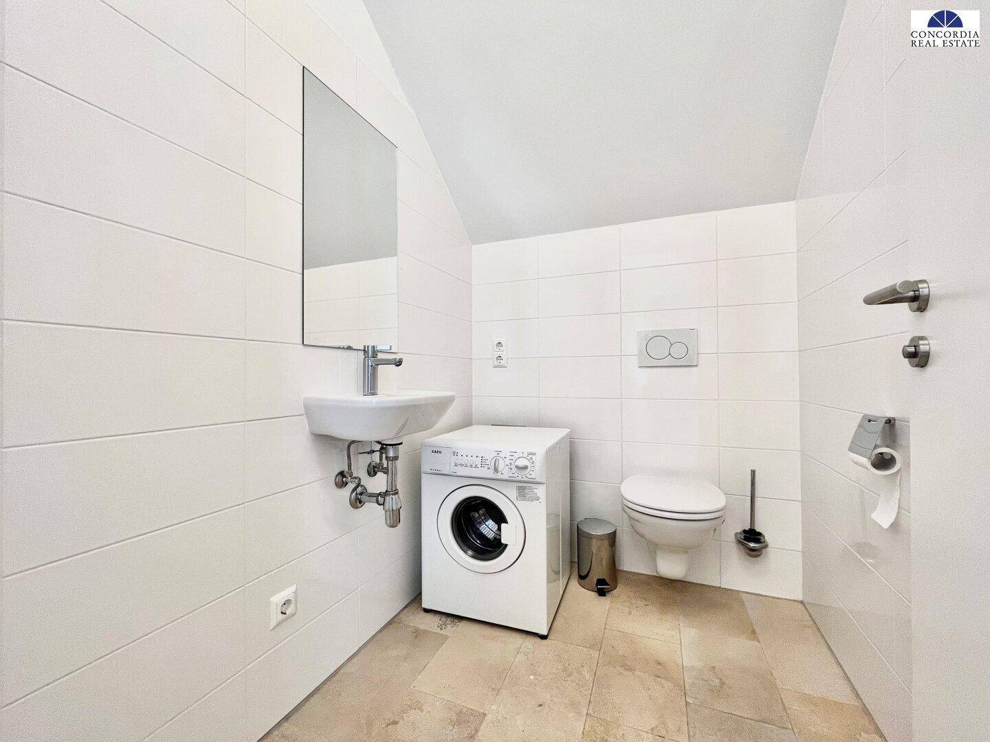 WC mit Waschmaschine