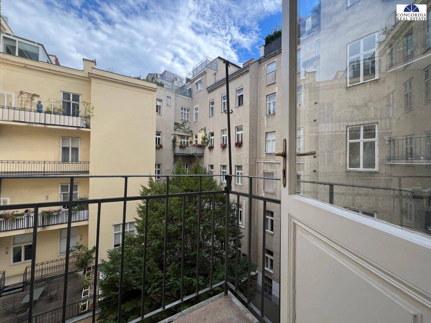 Balkon Innenhof
