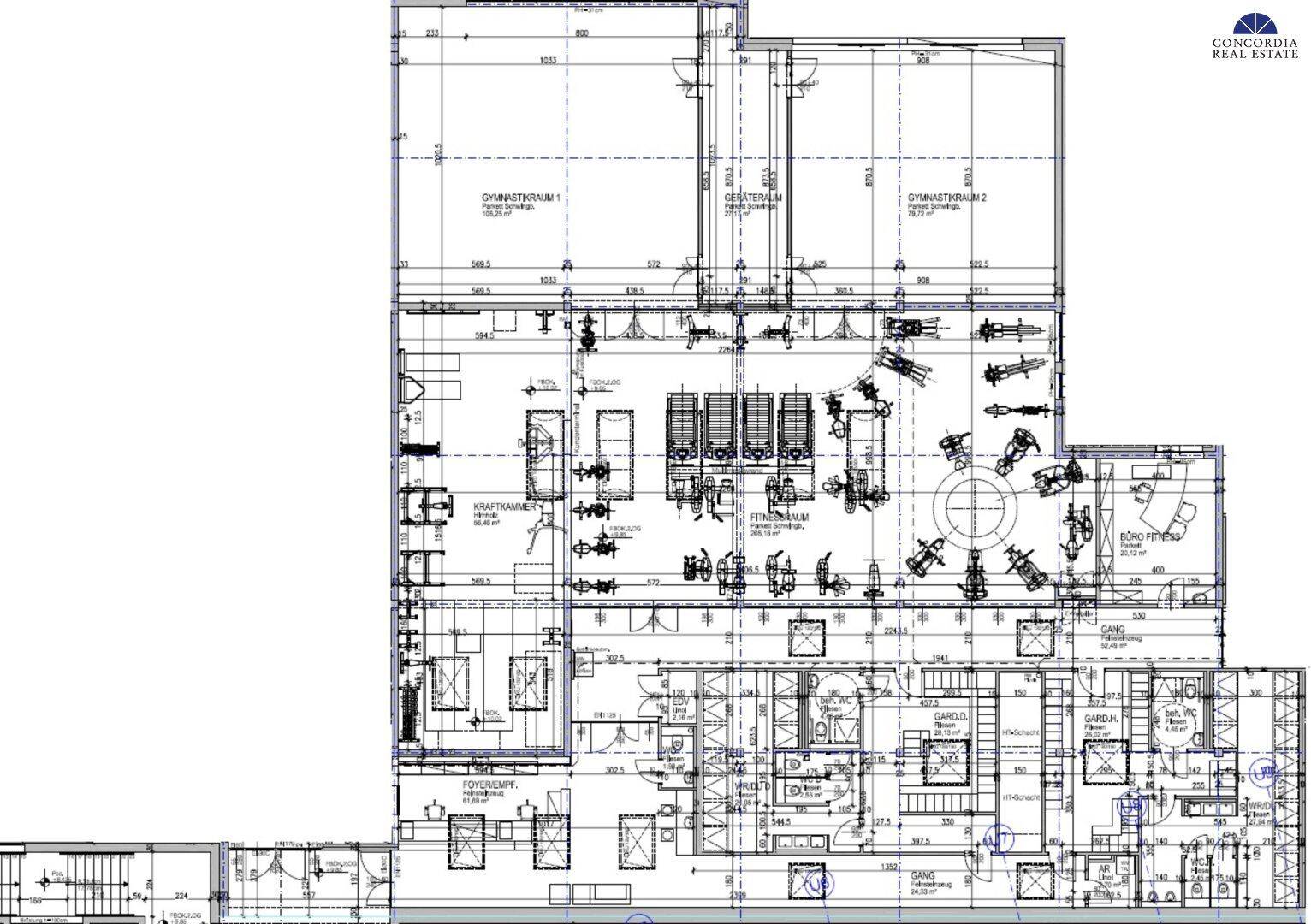 Detaillierter Grundriss eines Fitnessstudios mit verschiedenen Trainingsbereichen und Sanitäranlagen.