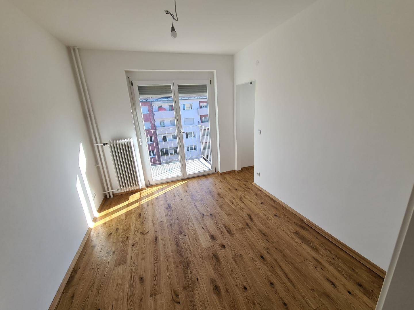 Zimmer mit Balkon