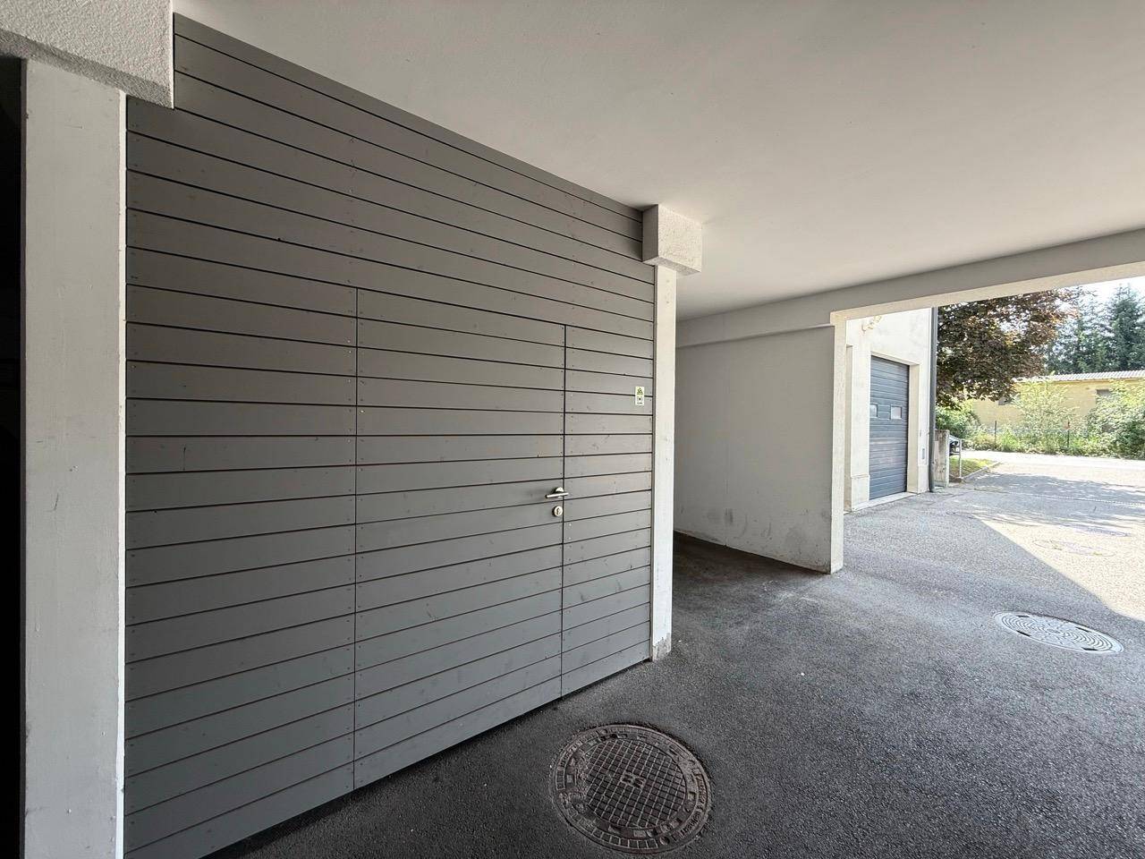 Extra Garagenplatz als Stauraum umfunktioniert