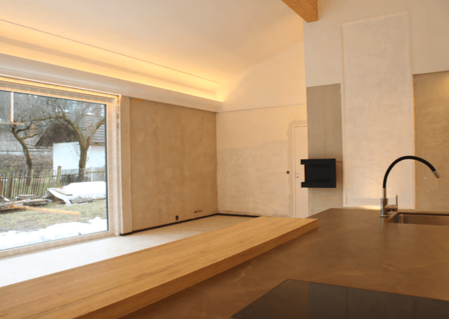 Blick in das Wohn-, Esszimmer der Hauptvilla