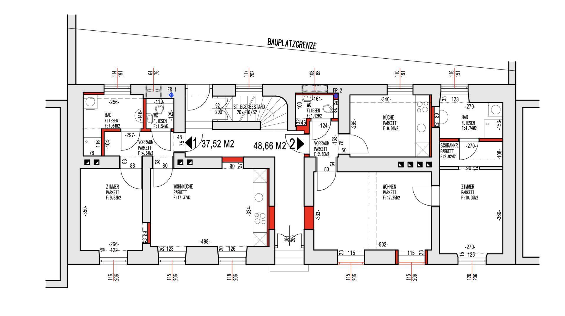 Grundrissplan einer Etage mit mehreren Zimmern, Bädern und Küchenbereichen.