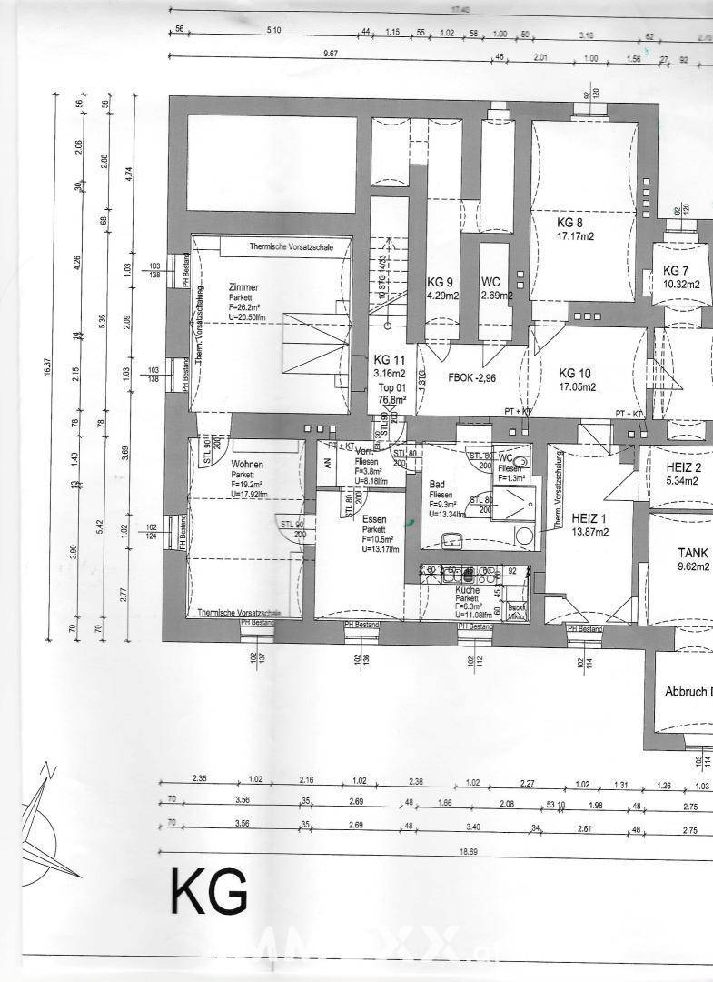 Grundriss des Kellergeschosses mit verschiedenen Räumen und Heizungsanlage.