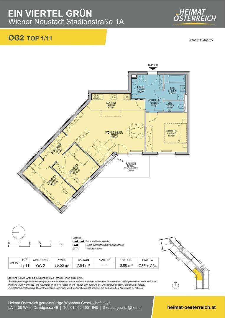 Grundrissplan einer Wohnung im Obergeschoss mit offenem Wohnbereich, zwei Schlafzimmern und Balkon.