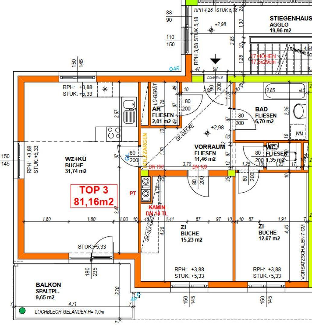 Detaillierter Grundriss einer Wohnung mit drei Zimmern, Balkon und klarer Raumaufteilung.