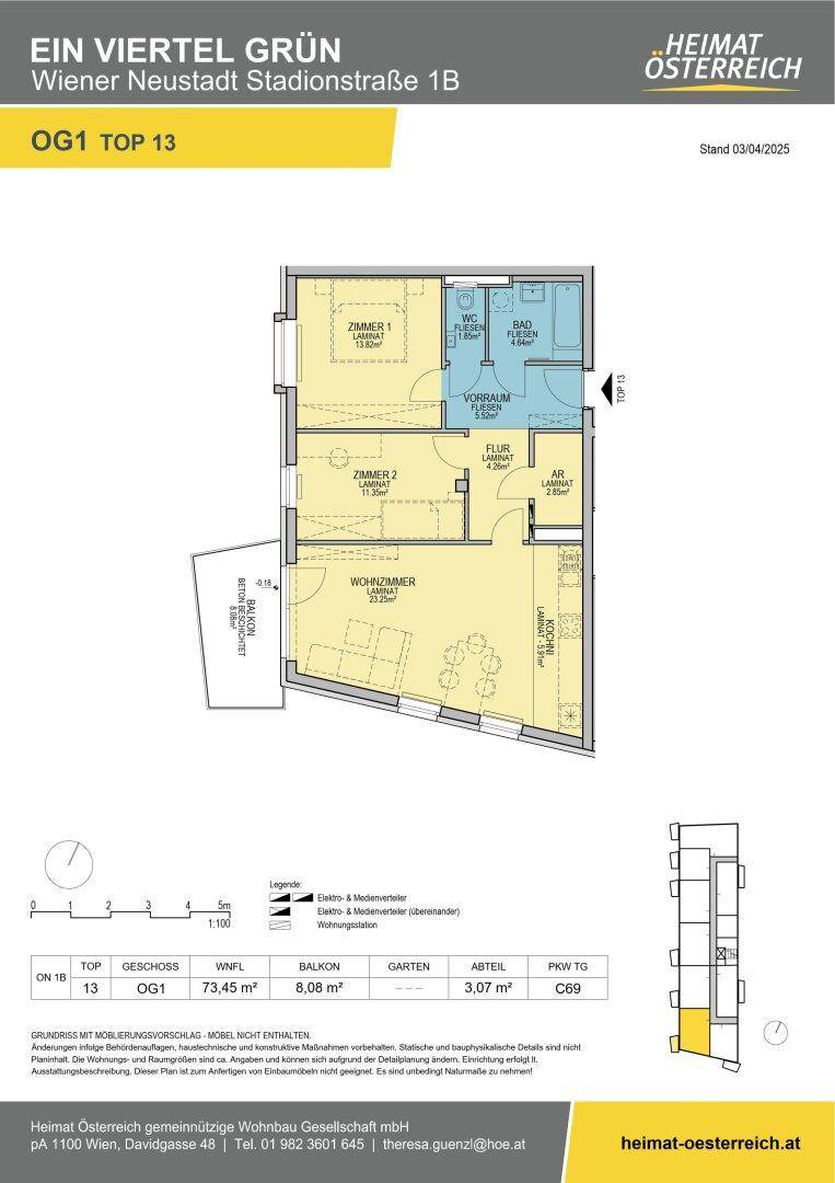 Grundriss der Wohnung OG1 TOP 13 mit Wohnzimmer, zwei Schlafzimmern, Bad, WC und Balkon.