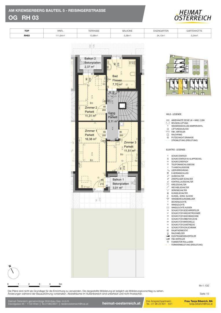 Grundriss des Obergeschosses mit drei Schlafzimmern, Badezimmer und zwei Balkonen.