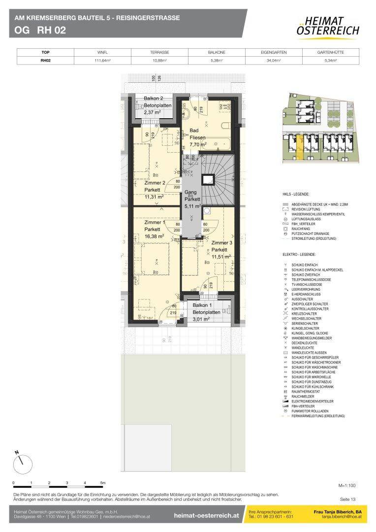 Grundriss des Obergeschosses mit drei Schlafzimmern, einem Badezimmer und zwei Balkonen.