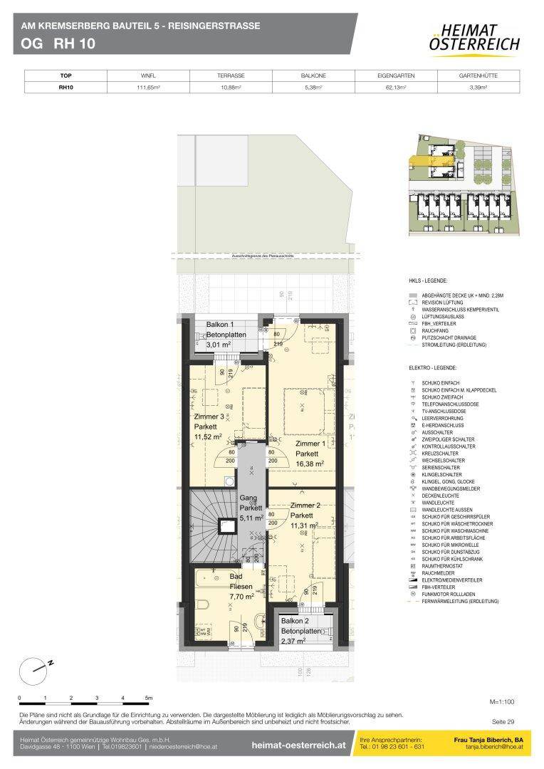 Grundriss des Obergeschosses mit drei Schlafzimmern, einem Badezimmer und zwei Balkonen.
