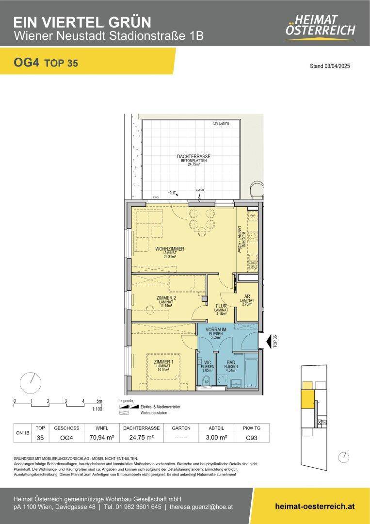 Detaillierter Grundriss einer Wohnung mit Dachterrasse, Wohnzimmer und zwei weiteren Zimmern.
