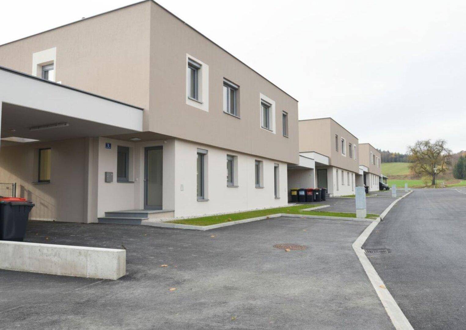 Modernes Reihenhaus in zentraler Lage von Wieselburg - ein Hit für Familien - Ansicht 2