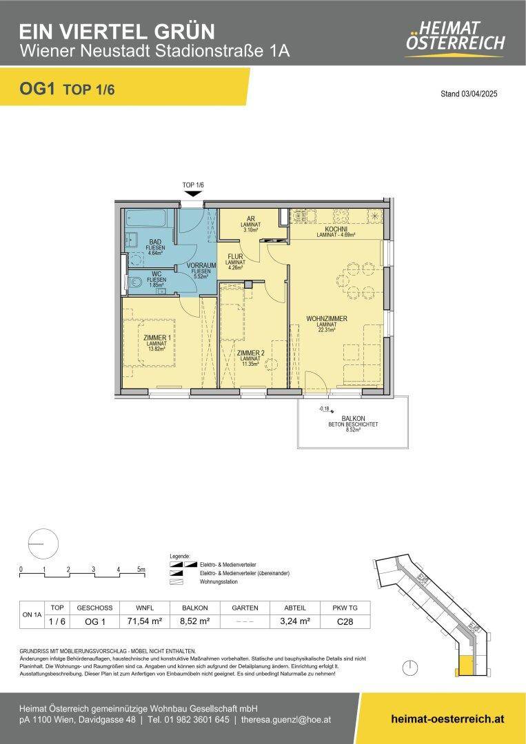 Grundriss einer Wohnung im Obergeschoss mit Balkon, zwei Schlafzimmern und offenem Wohnbereich.
