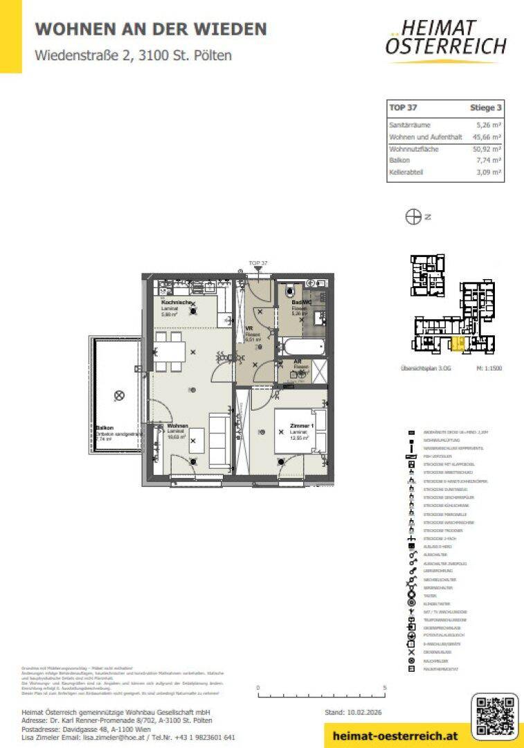Detaillierter Grundriss einer Wohnung mit Wohnzimmer, Schlafzimmer, Küche, Bad und Balkon.