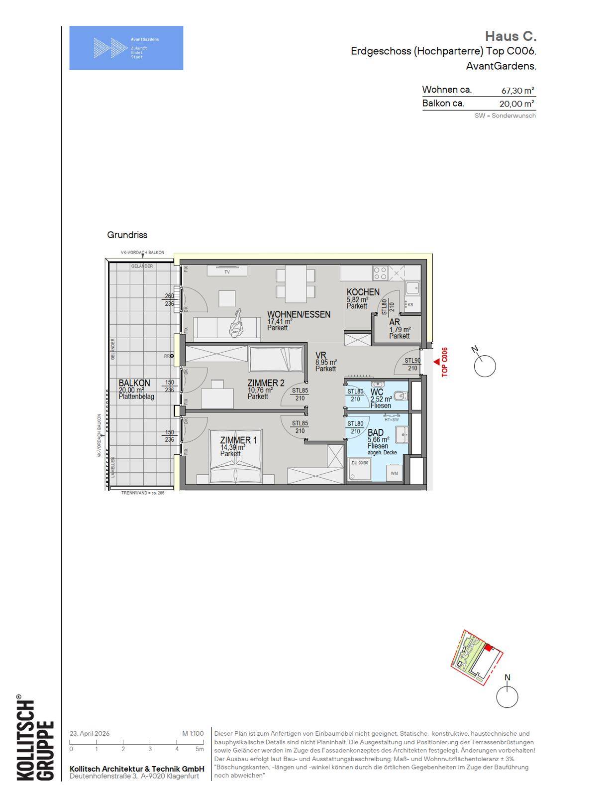 Grundriss des Erdgeschosses mit Wohn-Essbereich, zwei Zimmern und großem Balkon.