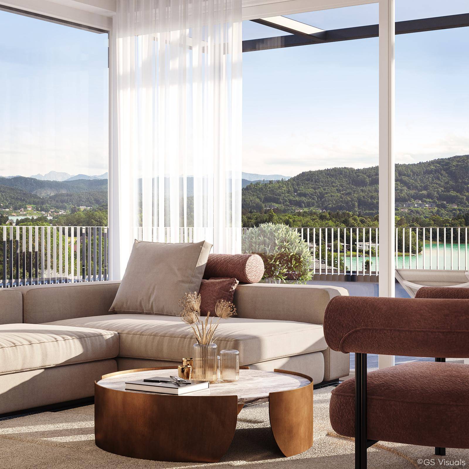 Großzügiges Wohnzimmer mit bequemer Sitzecke und raumhohen Fenstern mit See- und Bergblick.