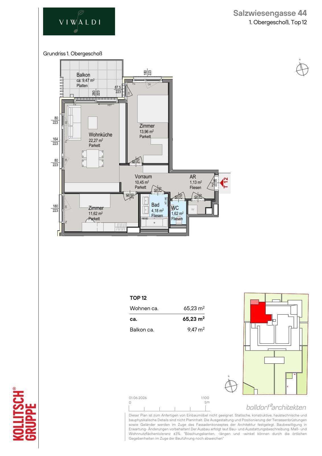 Grundriss einer Wohnung im ersten Obergeschoss mit Balkon und offener Wohnküche.
