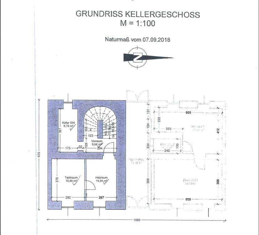 Grundriss des Kellergeschosses mit Kellerräumen, Tankraum und Heizraum.