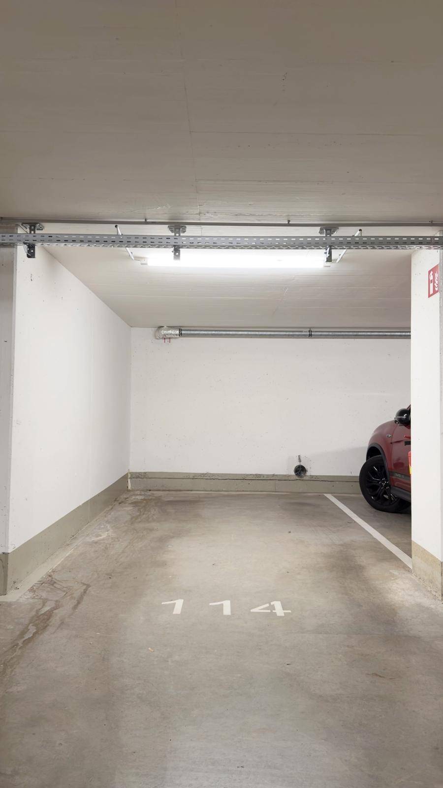 Tiefgaragenstellplatz