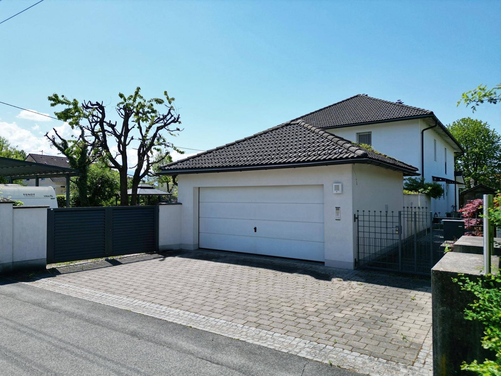 Garage Haushälfte rechts