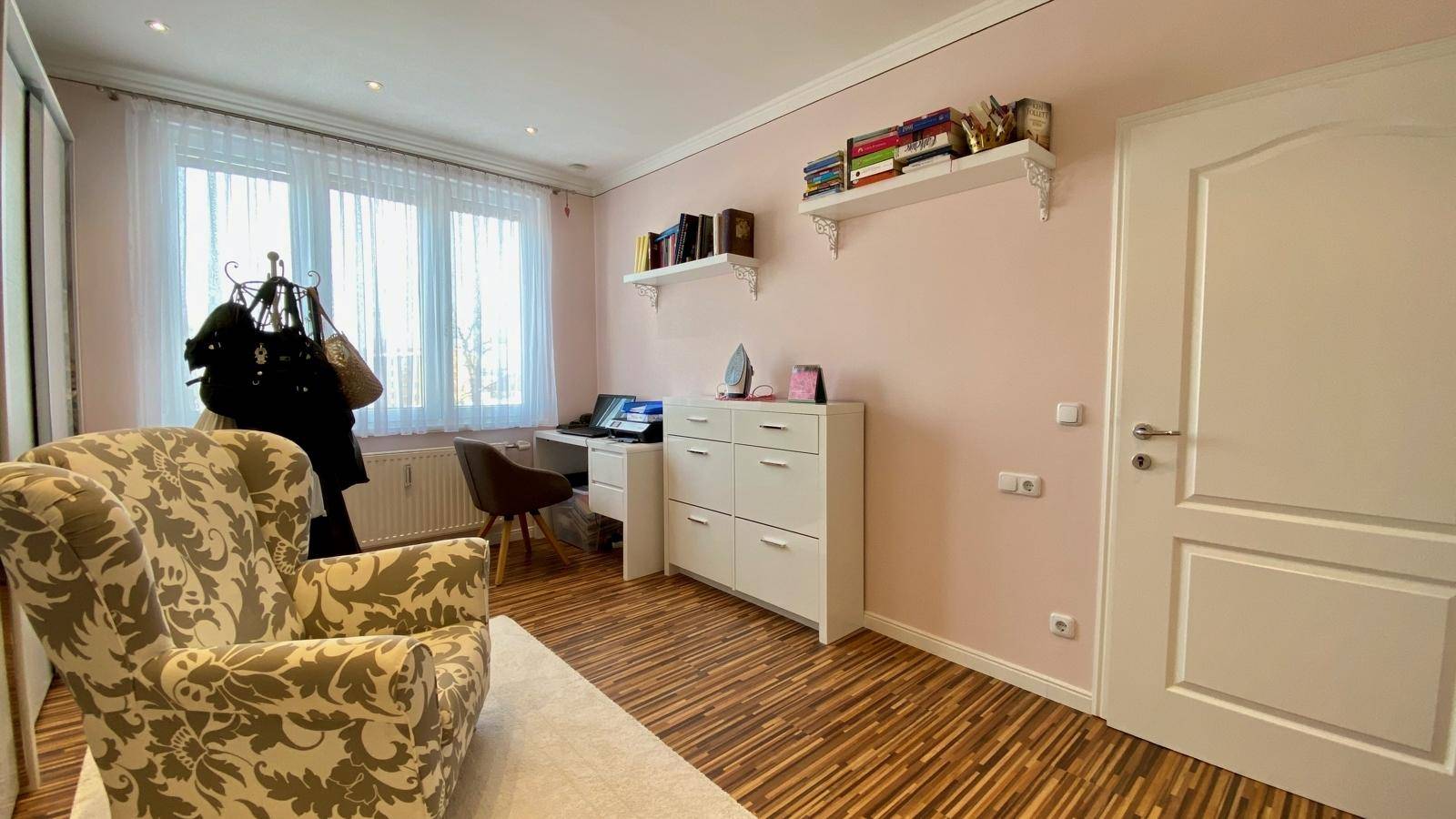 Schlafzimmer 2