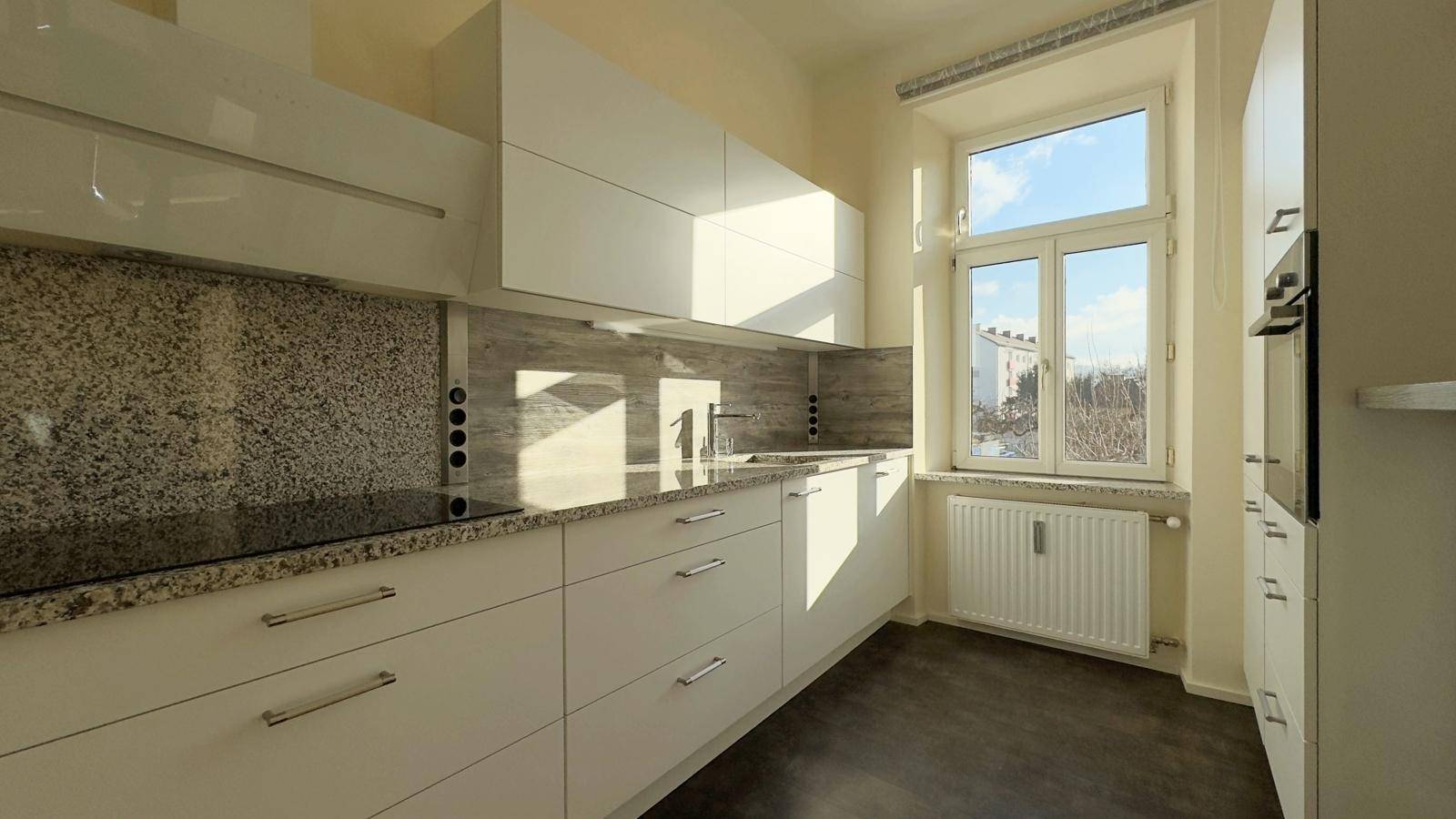 Stilvolle 2,5 Zimmer-Altbauwohnung am Lendkanal. - Widok 3