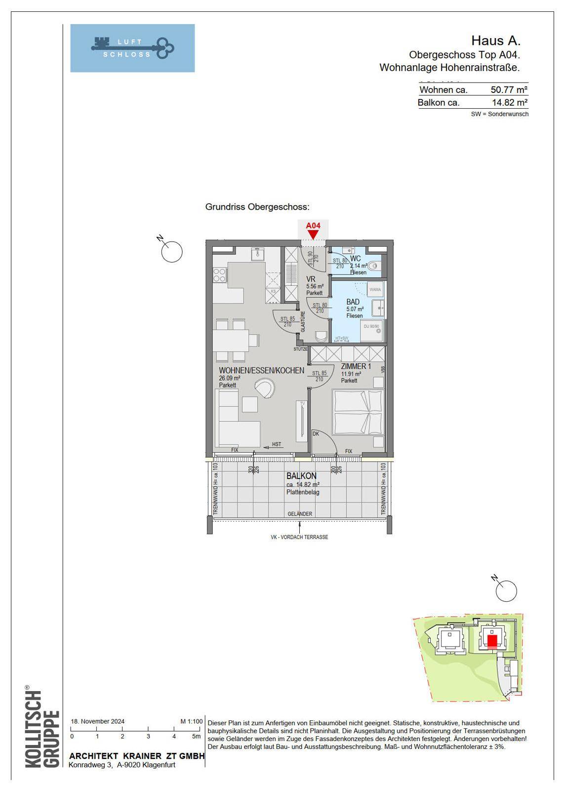 Grundriss des Obergeschosses mit offenem Wohn-Ess-Kochbereich, einem Schlafzimmer, Bad, separatem WC und großem Balkon.