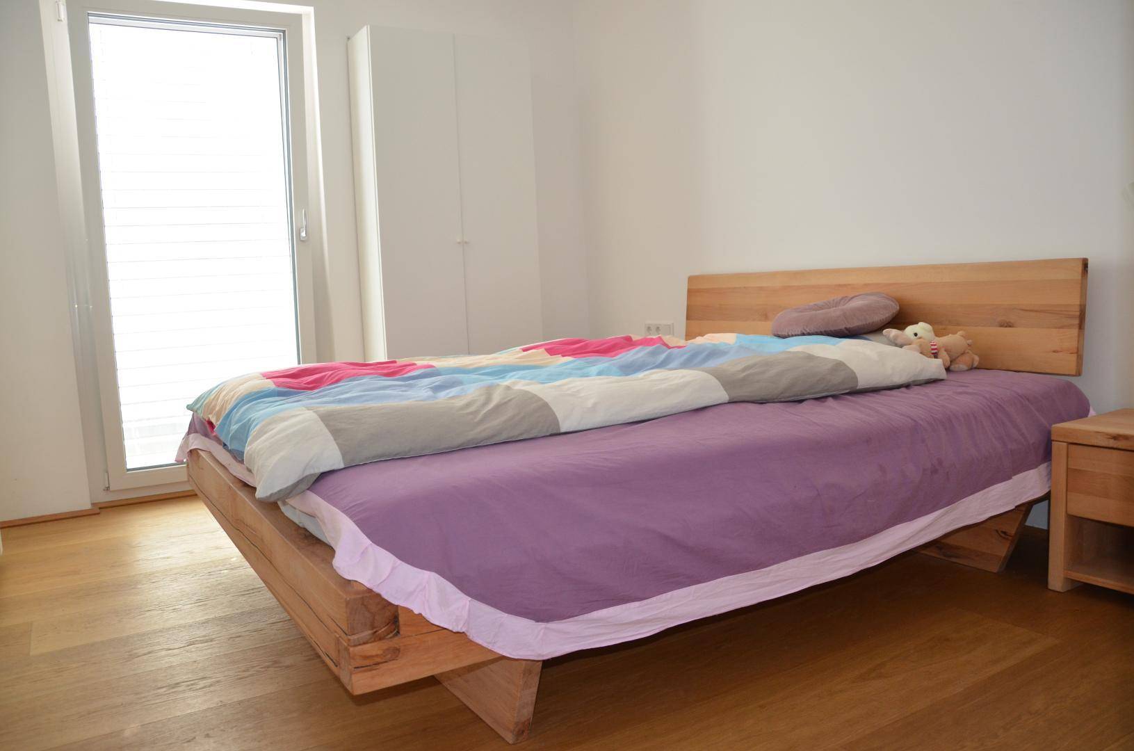 Schlafzimmer 1
