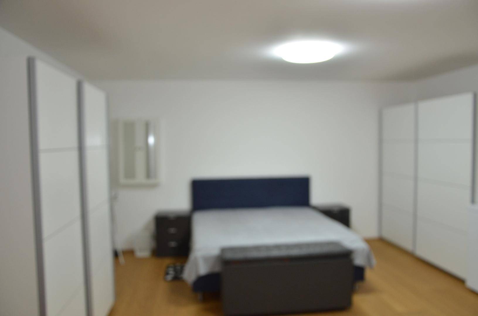 Schlafzimmer 5