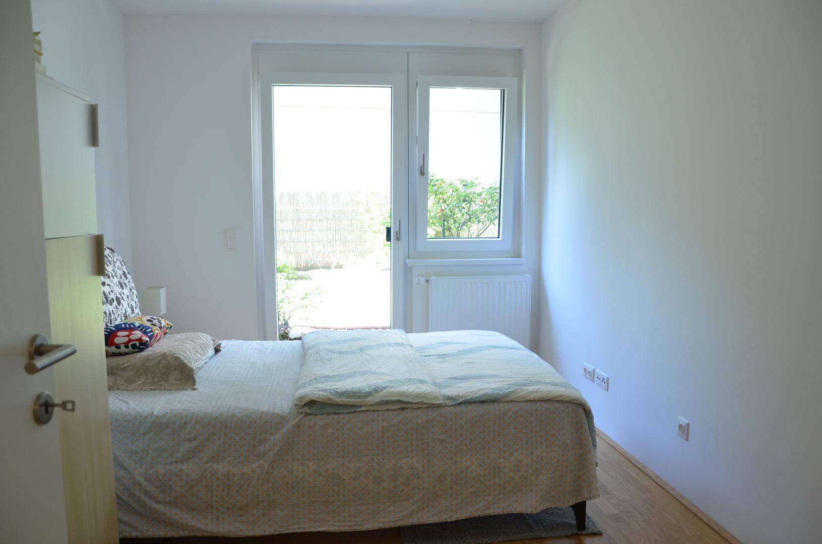 Schlafzimmer 1