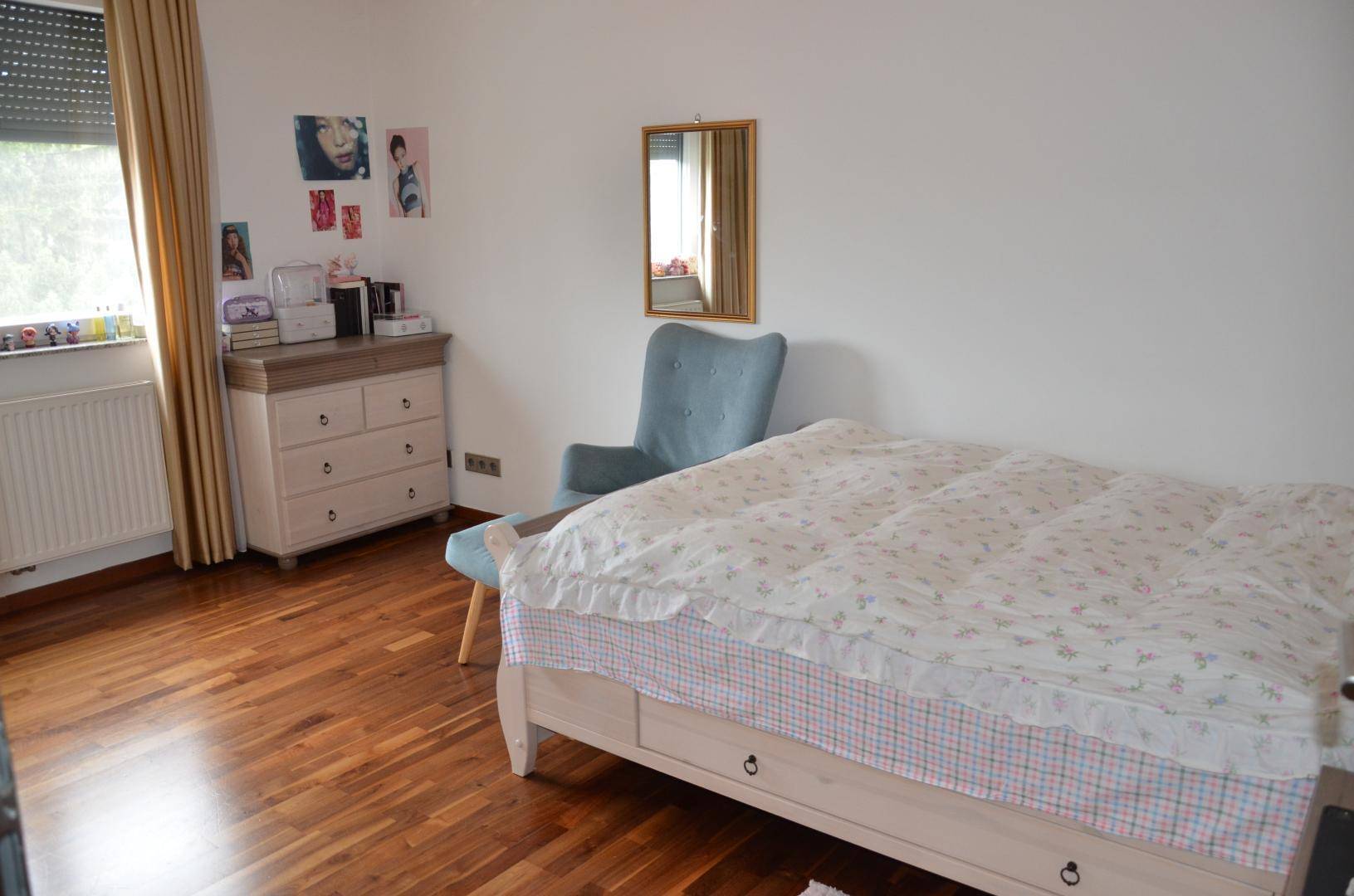 Schlafzimmer 1