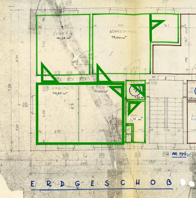 Historischer Grundriss des Erdgeschosses mit Zimmern, Wohnzimmer, Küche und Bad.