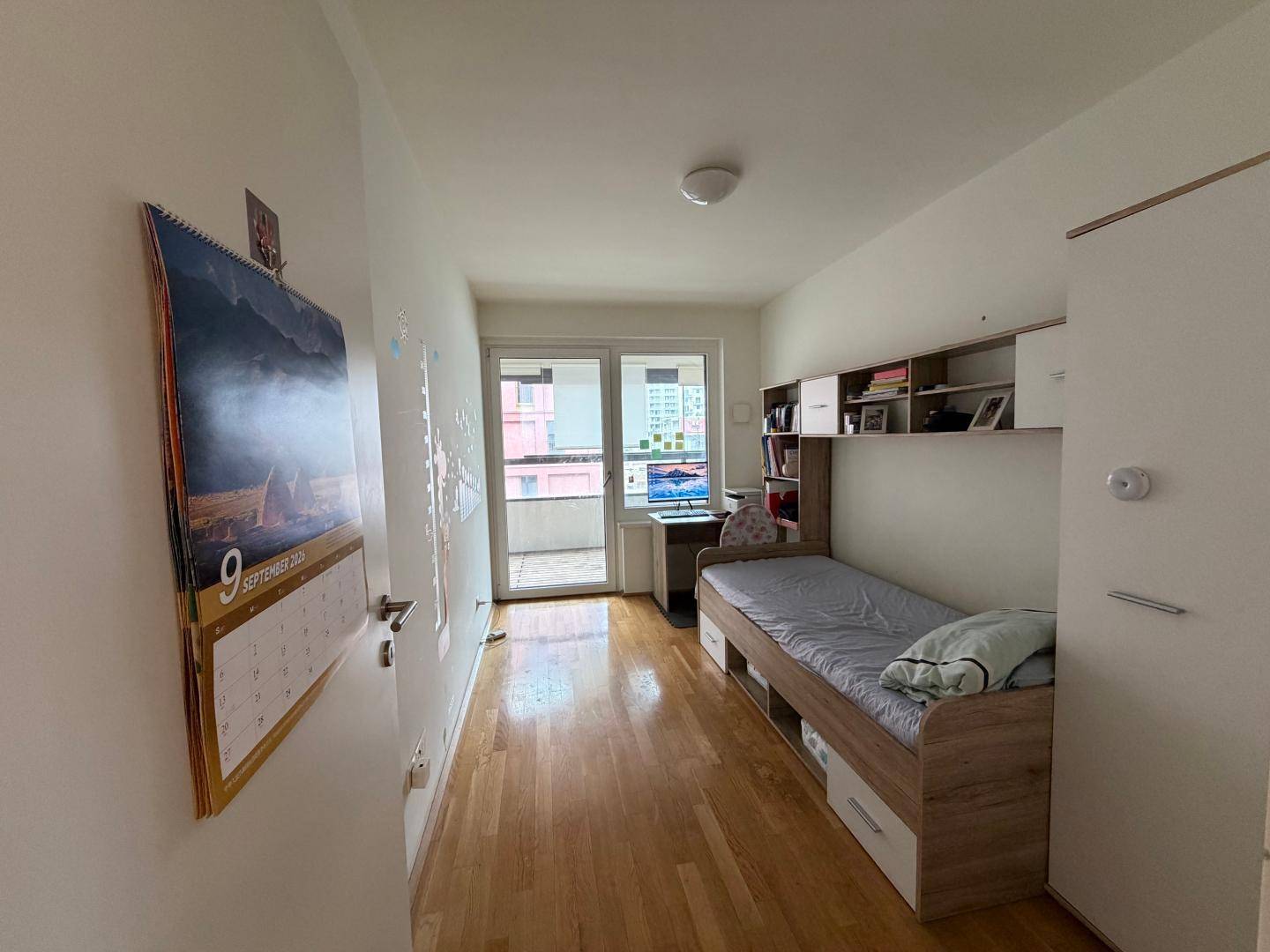 Schlafzimmer 1