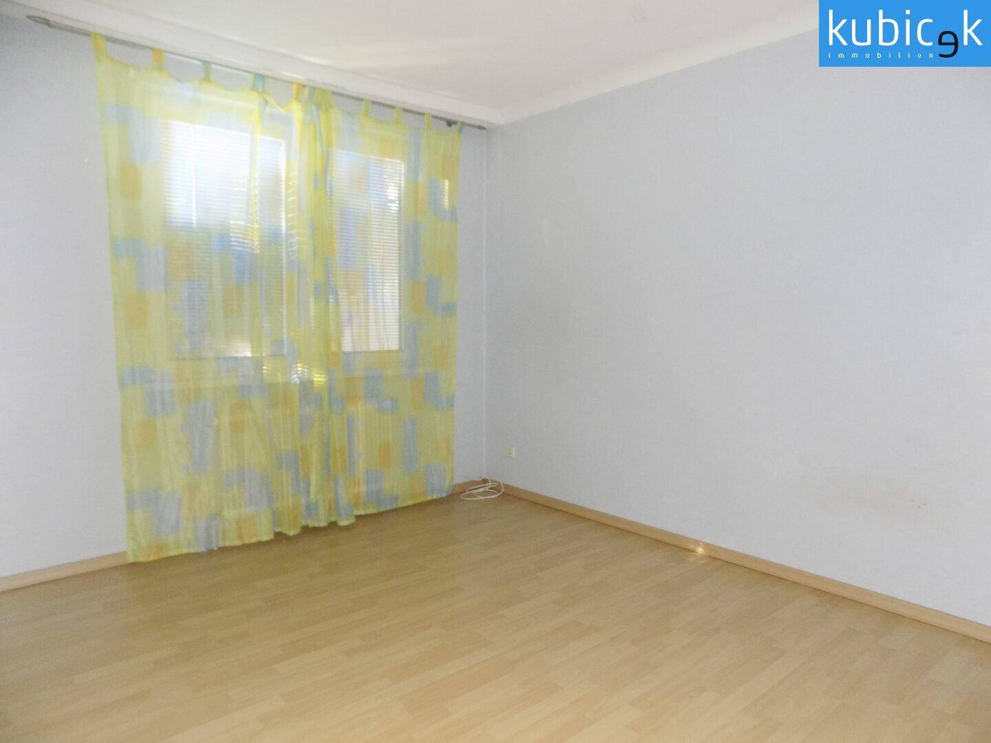 Kinder-/Arbeitszimmer