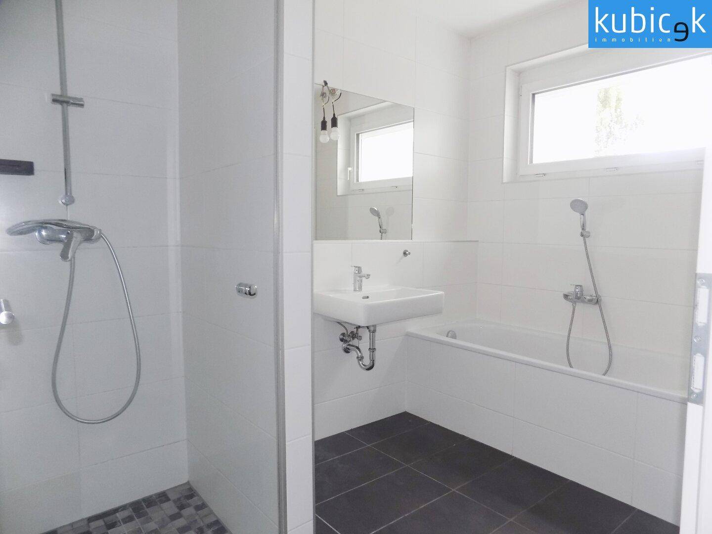 Badezimmer im OG