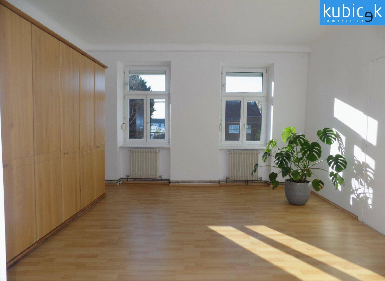 Schlaf-/Arbeitszimmer im OG