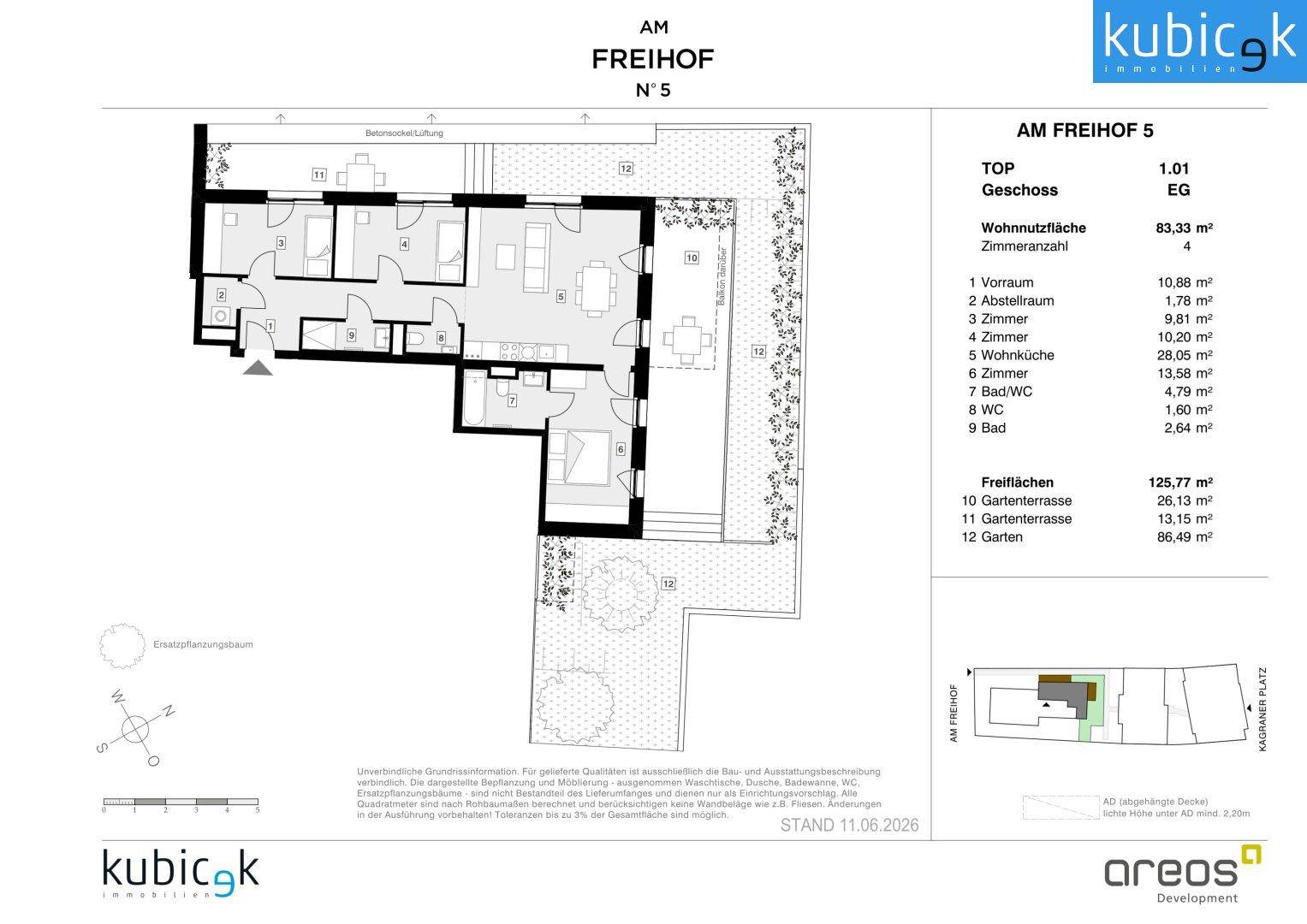 Grundriss einer Erdgeschosswohnung mit offener Wohnküche, mehreren Zimmern, zwei Bädern, Gartenterrassen und eigenem Garten.