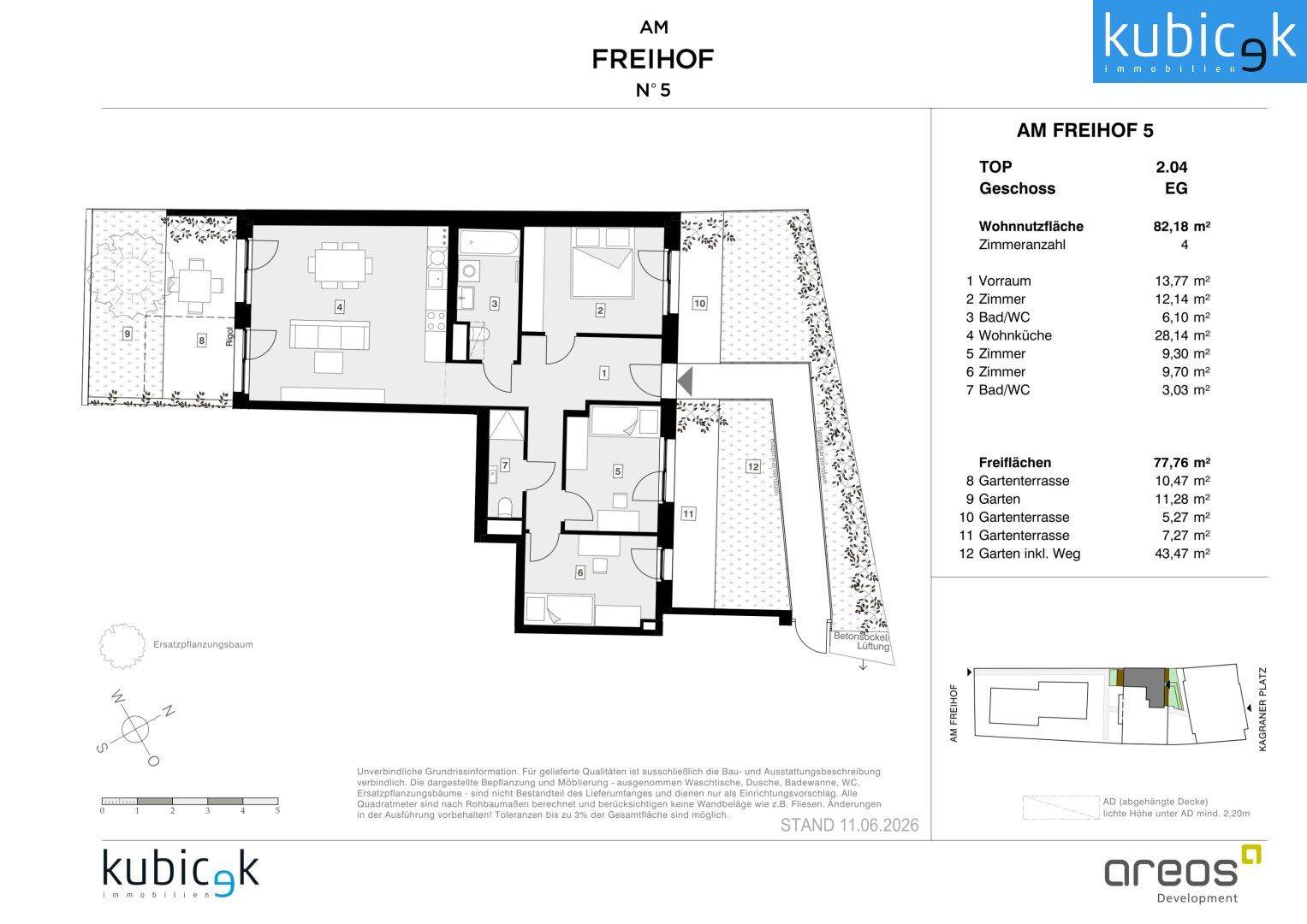 Detaillierter Grundriss einer Erdgeschosswohnung mit offenem Wohnbereich, drei Schlafzimmern und mehreren Gartenterrassen.