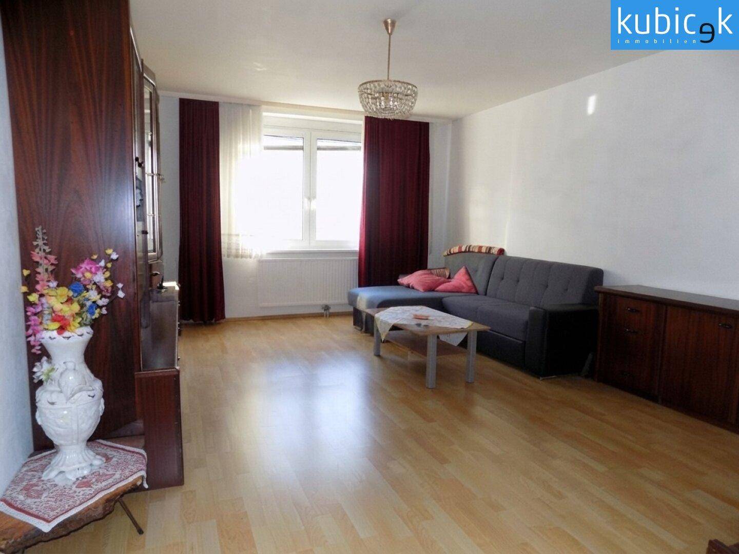 Wohnzimmer straßenseitig